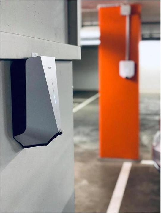 Actual product image Easee Charge charging robot (Type 2, 22 kW, 32 A)