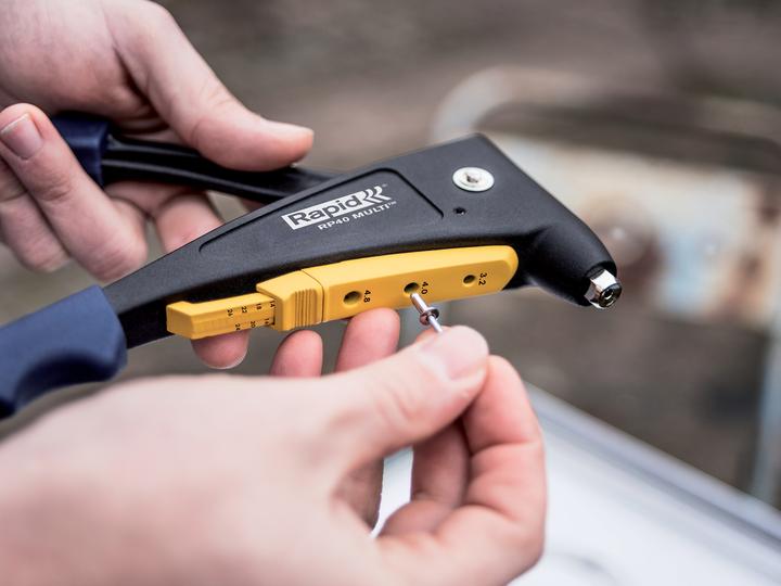 Image du produit Rapid RP40 MULTI Blindnietzange, blau/gelb (260 mm)