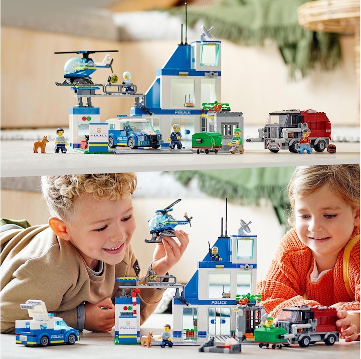 Actual product image LEGO Police Station (60316, LEGO City)