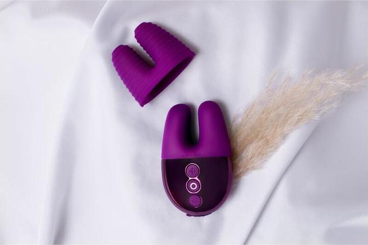 Actual product image Le Wand Lay-on vibrator "Double Vibe" Cherry