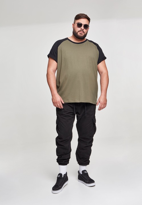 Actual product image Urban Classics Raglan Contrast Tee (4XL)