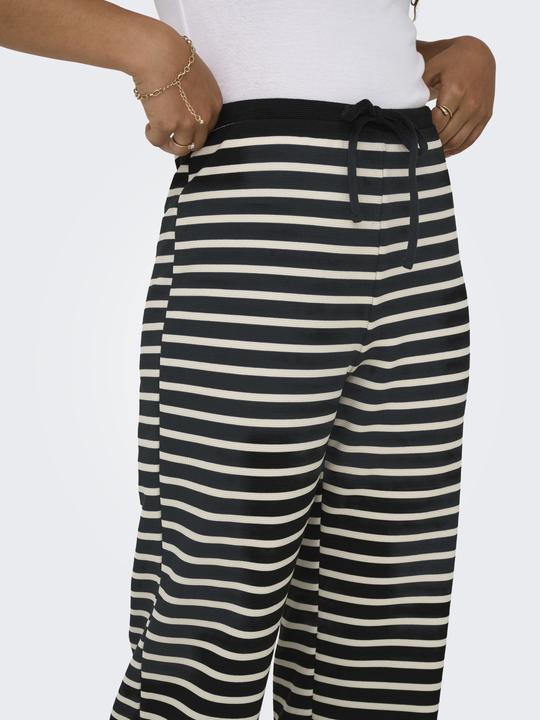 Immagine prodotto Only ONLFABIOLA Locker geschnitten Jogginghose Jogginghose (L)