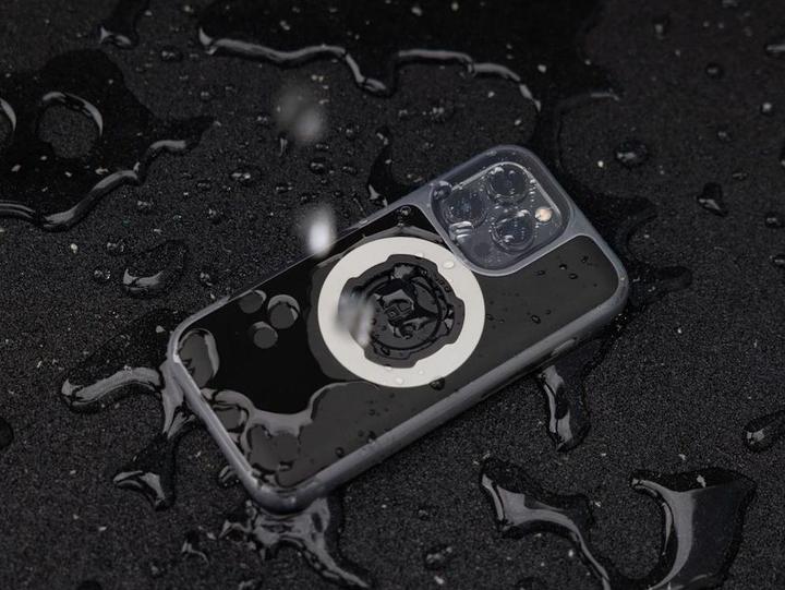 Actual product image Quad Lock MAG Poncho - iPhone 14 Pro (Apple iPhone 14 Pro)