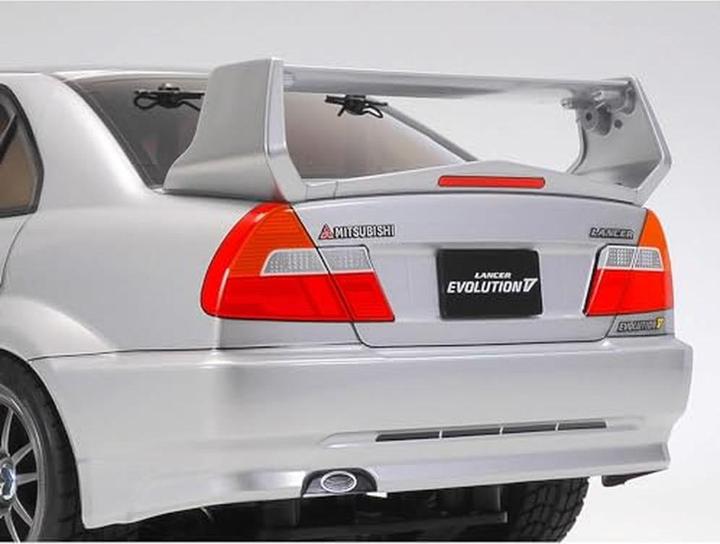 Actual product image Tamiya Mitsubishi Lancer EVO V (Kit)