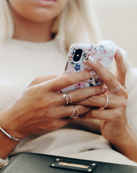 Produktbild iDeal Of Sweden Floral Romance (Apple iPhone 11)