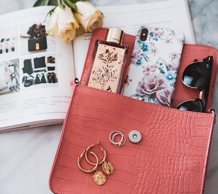 Produktbild iDeal Of Sweden Floral Romance (Apple iPhone 11)