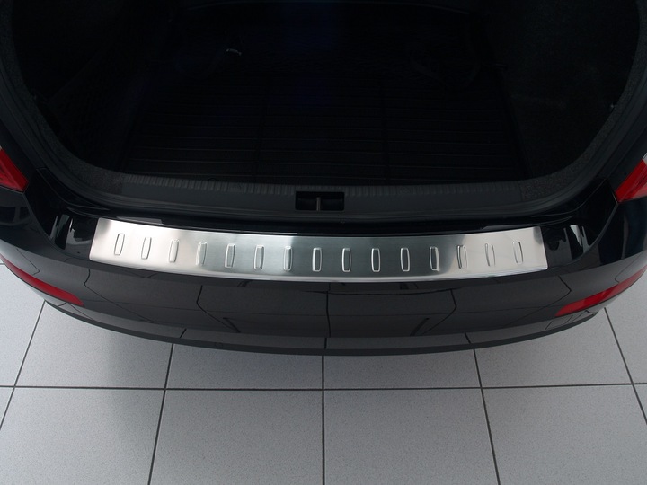Actual product image Avisa Stainless steel bumper protection for Skoda Octavia Sedan from 2013 to 2020 (Rear)