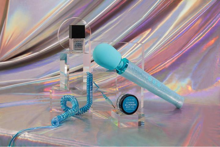 Actual product image Le Wand Petite All That Glimmers Rechargeable Vibrating Massager Blue