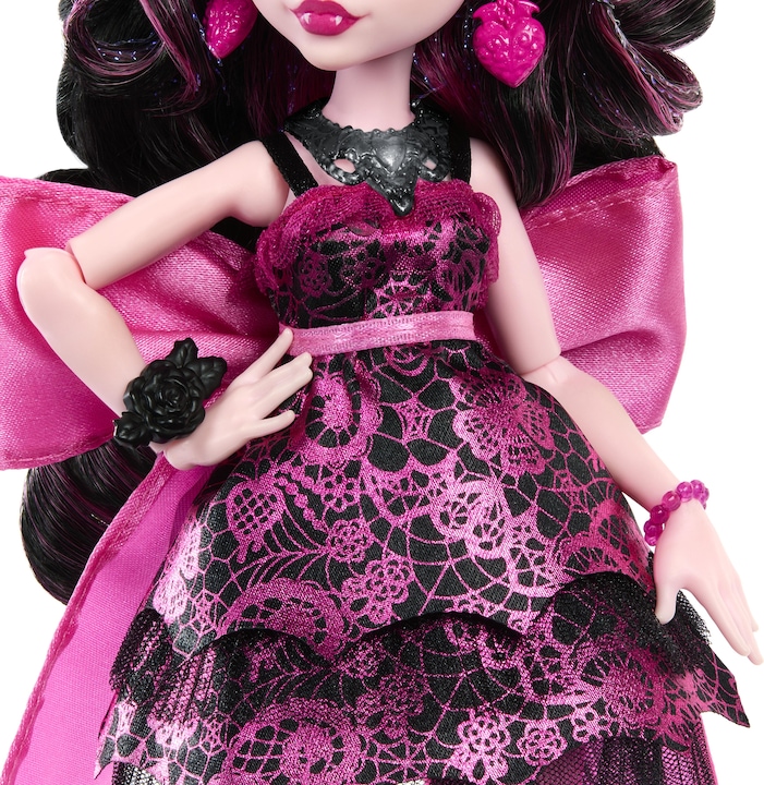 Actual product image Monster High Draculaura