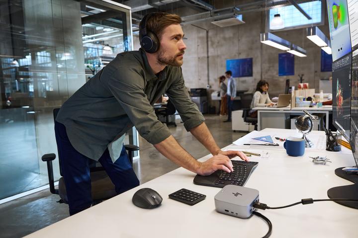 Actual product image HP Ultra-Fast Scroll Wireless Mouse 785M (Wireless)