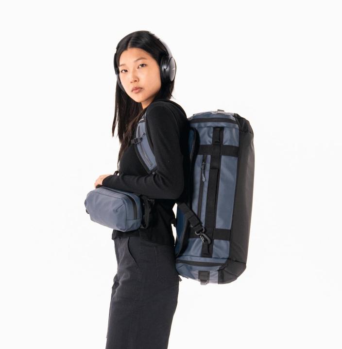 Actual product image Wandrd CARRYALL Duffel 30L Aegean Blue (Photo backpack, 30 l)