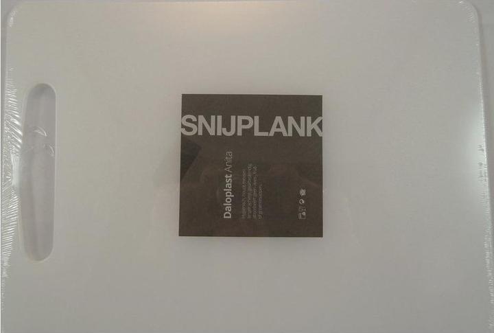 Actual product image Dalolindén Cutting board Anita 35x25x0.7cm handle hole transparent white