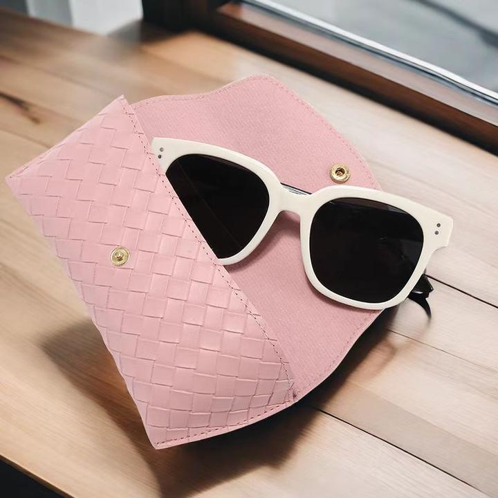 Actual product image Only-Bags.Store Modernes PU-Leder-Sonnenbrillenetui, stilvolles und langlebiges Reisezubehör für Männer und Frauen