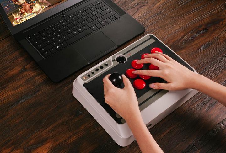 Produktbild 8bitdo N30 Arcade Stick (Switch, PC, Mac, Android)