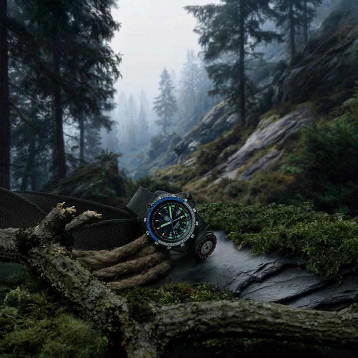 Actual product image Luminox RECON NAV SPC 8830 SERIES (Analogue wristwatch, Swiss made, 46 mm)