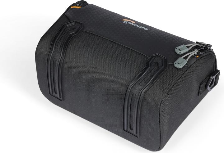 Actual product image Lowepro Adventura SH 140 III Green Line (3 l)