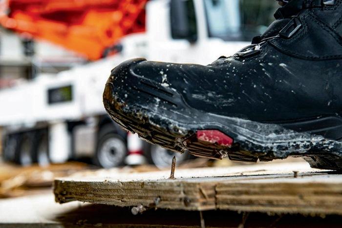 Produktbild Baak Sicherheitsstiefel Braxton Grösse 44 schwarz/rot S3 SRC HRO EN ISO 20345 Rindleder (S3, 44)