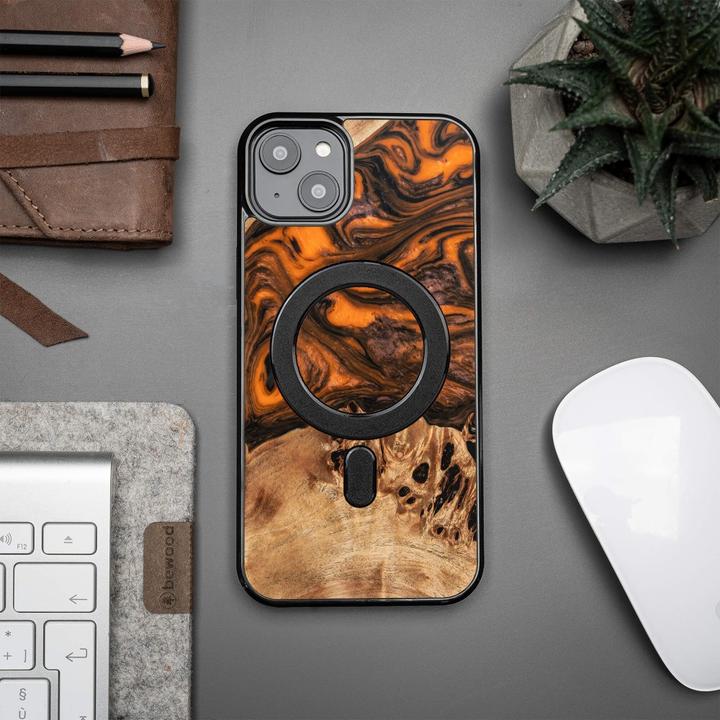 Actual product image Bewood Wood and resin case for iPhone 15 Plus MagSafe Unique Orange - orange and black (Apple iPhone 15 Plus)