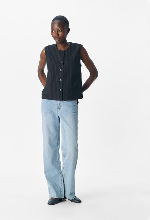 Actual product image Object Flügelärmel Weste (36)