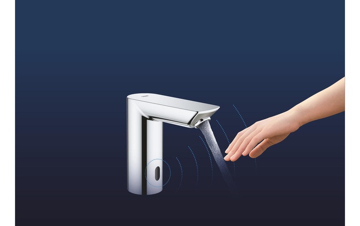Actual product image Grohe Bau Cosmopolitan E infrared basin mixer with temperature control