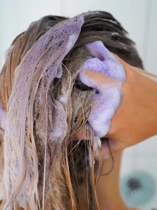 Actual product image Green Room Suds Colour Correction Purple (480 ml, Solid shampoo, Silver shampoo)