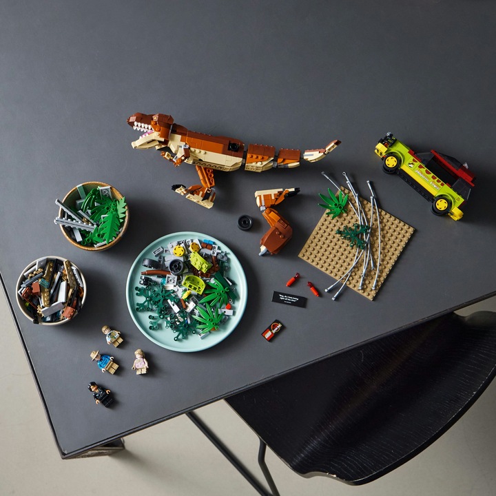 Immagine prodotto LEGO L'epidemia del T. Rex (76956, Set LEGO rari)