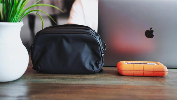 Actual product image Wandrd Toiletry Bag Toiletry Bag Large
