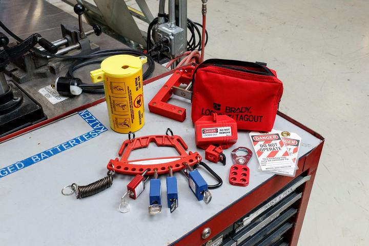 Produktbild Brady 3-IN-1 Elektrische Absperrung, Gelb, für Kabeldurchmesser bis 31mm, mit engl. Anleitungsetiketten