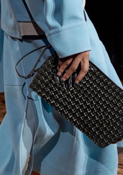 Immagine prodotto Rossis Paulina Handgeknotet