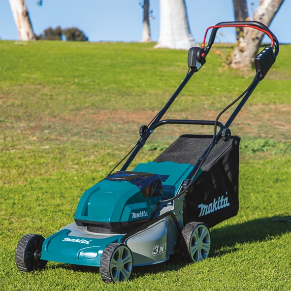 Produktbild Makita DLM460PT2 (Akkubetrieb)