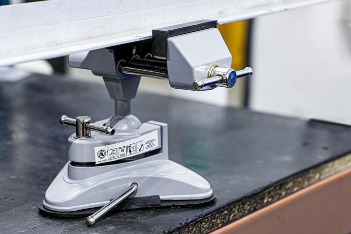 Actual product image BGS Tisch-Schraubstock (70 mm)