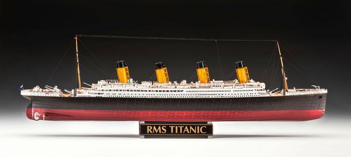 Produktbild Revell Geschenkset 100 Jahre Titanic