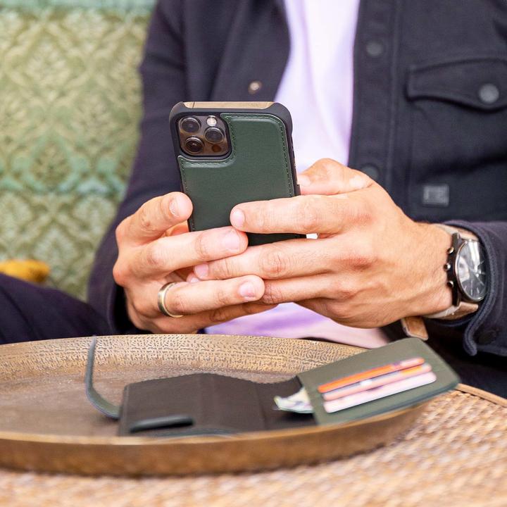 Actual product image Accezz Premium Leather 2 in 1 Wallet Bookcase Samsung Galaxy S23 FE - Groen (Samsung Galaxy S23 FE)