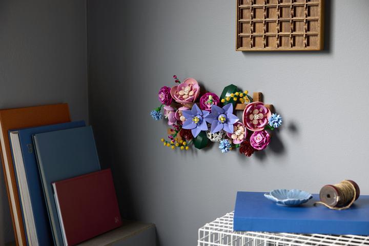 Actual product image LEGO Blumen an der Wand (LEGO Botanicals)