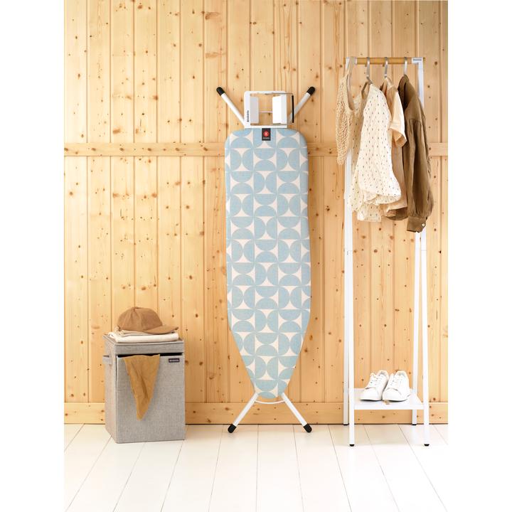Produktbild Brabantia Bügeltisch mit Dampfbügeleisenablage (124 x 38 cm)