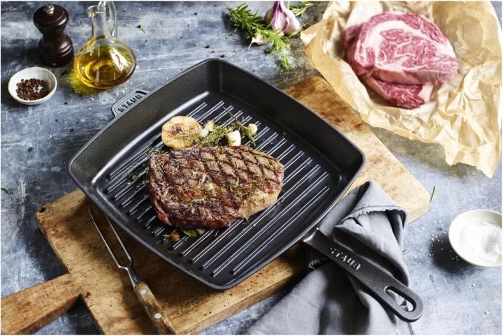 Productafbeelding Staub Grillpan vierkant, zwart, 26x26 cm (Grillpan, Gietijzer, 26 x 6 cm)