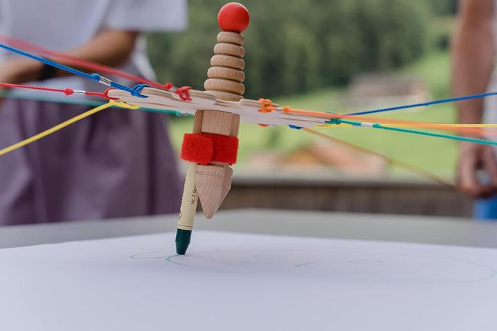 Actual product image Waelderspielzeug Team Game String Puller