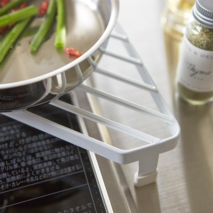 Image du produit Yamazaki Tablette d'angle pour cuisinière TOWER