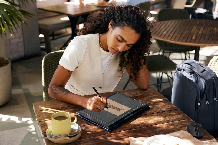 Actual product image HP 705 Rechargeable Multi Pen