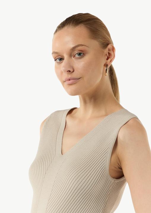 Actual product image Comma Strickpullunder Feinstricktop mit Rippstruktur im Skinny Fit (38)