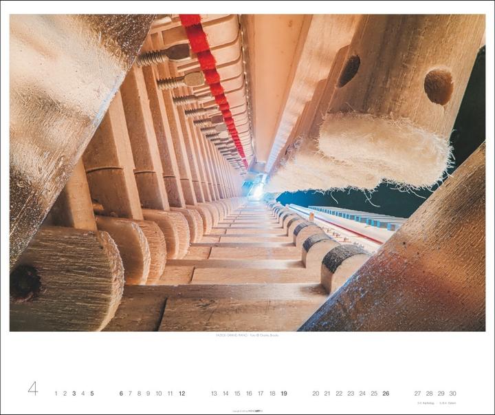 Produktbild Architecture in Music Kalender 2026 - Musikinstrumente von innen (55 x 46 cm)