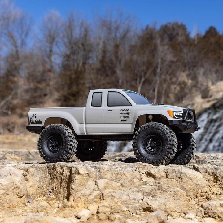 Image du produit Axial Scale Crawler SCX10 III Base Camp Gris 1:10, ARTR (Presque prêt à être conduite)