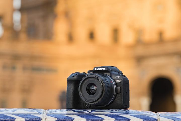 Immagine prodotto Canon EOS R10 (24.20 Mpx, APS-C / DX)