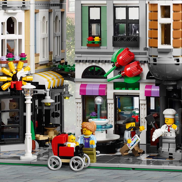 Image du produit LEGO La place de l’assemblée (10255, LEGO difficiles à trouver, LEGO Creator Expert)