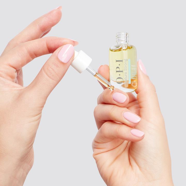 Produktbild OPI Glow Up Nail & Cuticle Oil - 8ml (8 ml)