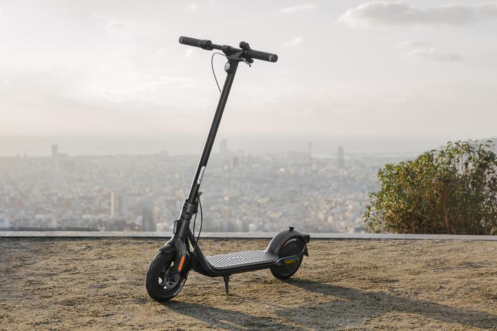Actual product image Segway-Ninebot F2 D (20 km/h, 40 km, 400 W)