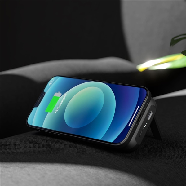 Actual product image Zens Mag Wireless powerbank w Kickstand (4000 mAh)