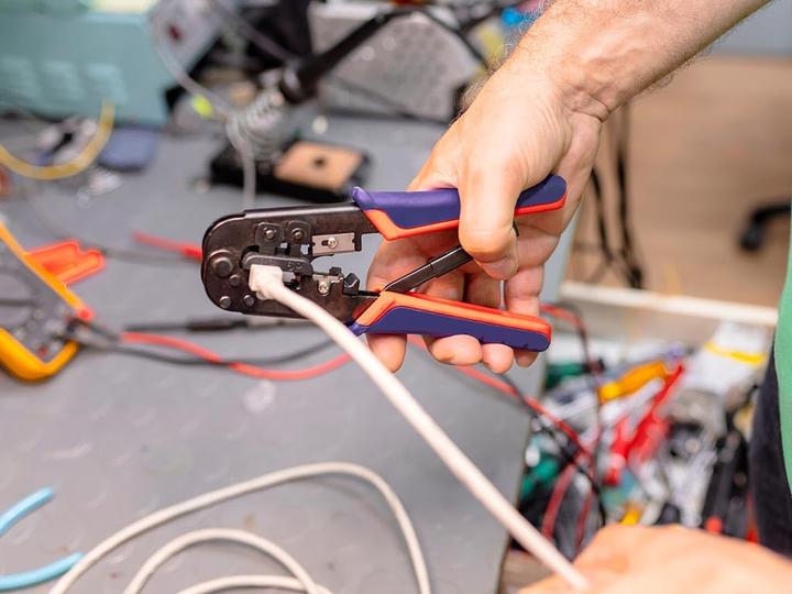 Produktbild Velleman Professionelle Crimpzange Für Westernstecker 8p8c (Rj45) (450 mm)