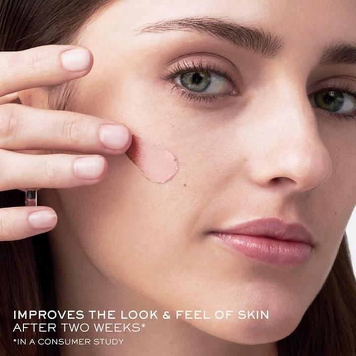 Actual product image Lancôme Skin Booster Make-Up Serum primer (253.92 ml)