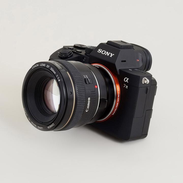 Actual product image Urth Canon (EF / EF S) Lens to Sony E